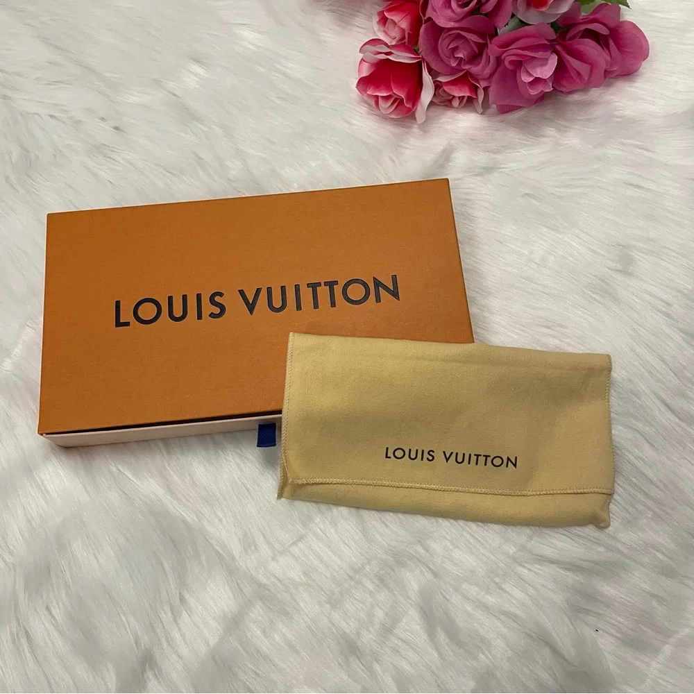 Louis Vuitton Brown Checkered Crossbody Bag - Picture 10 of 10